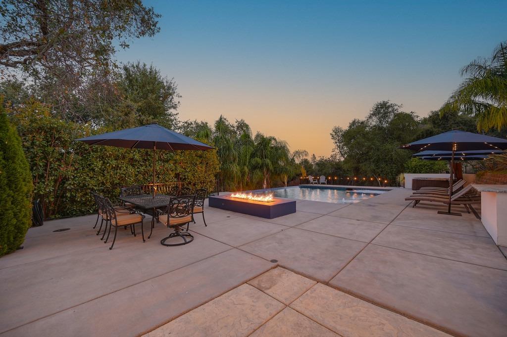 793 Deerbrooke Trail