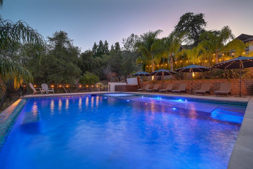 793 Deerbrooke Trail