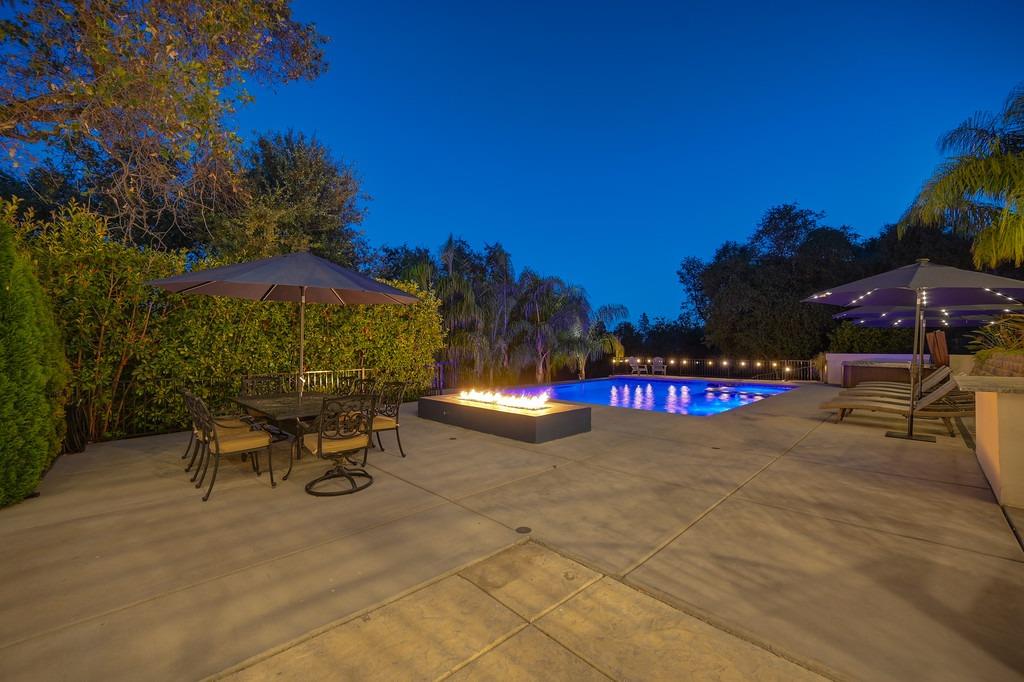 793 Deerbrooke Trail