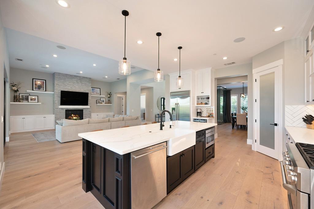 793 Deerbrooke Trail