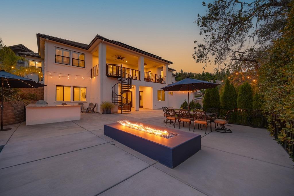 793 Deerbrooke Trail