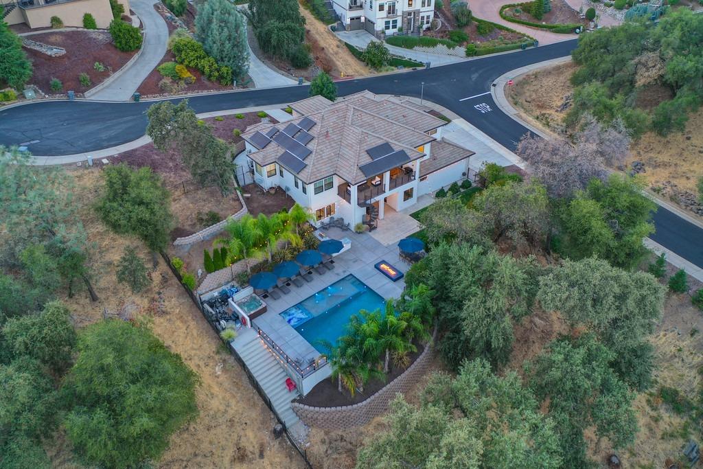 793 Deerbrooke Trail