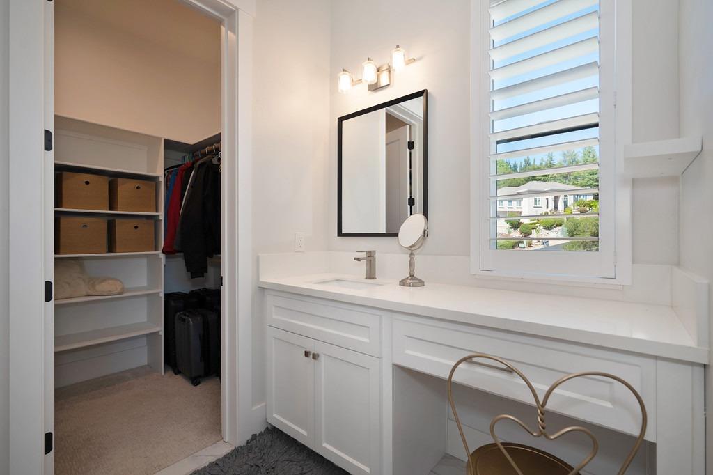 793 Deerbrooke Trail