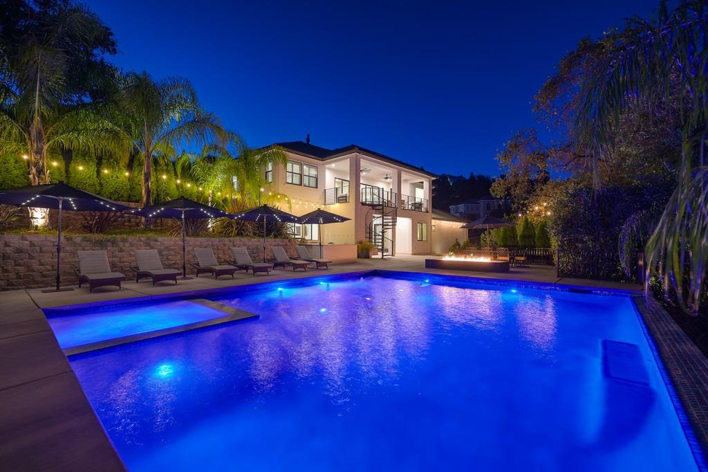 793 Deerbrooke Trail