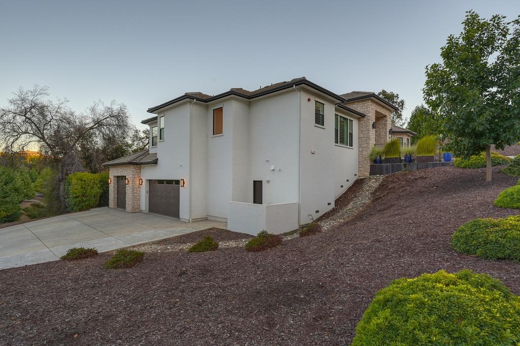 793 Deerbrooke Trail