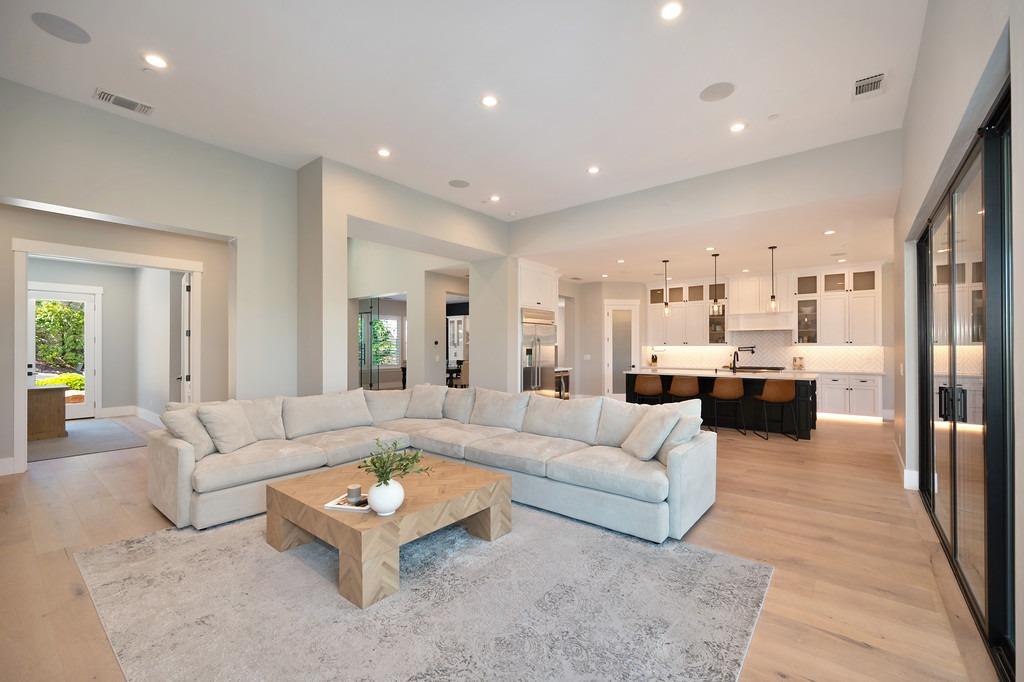 793 Deerbrooke Trail