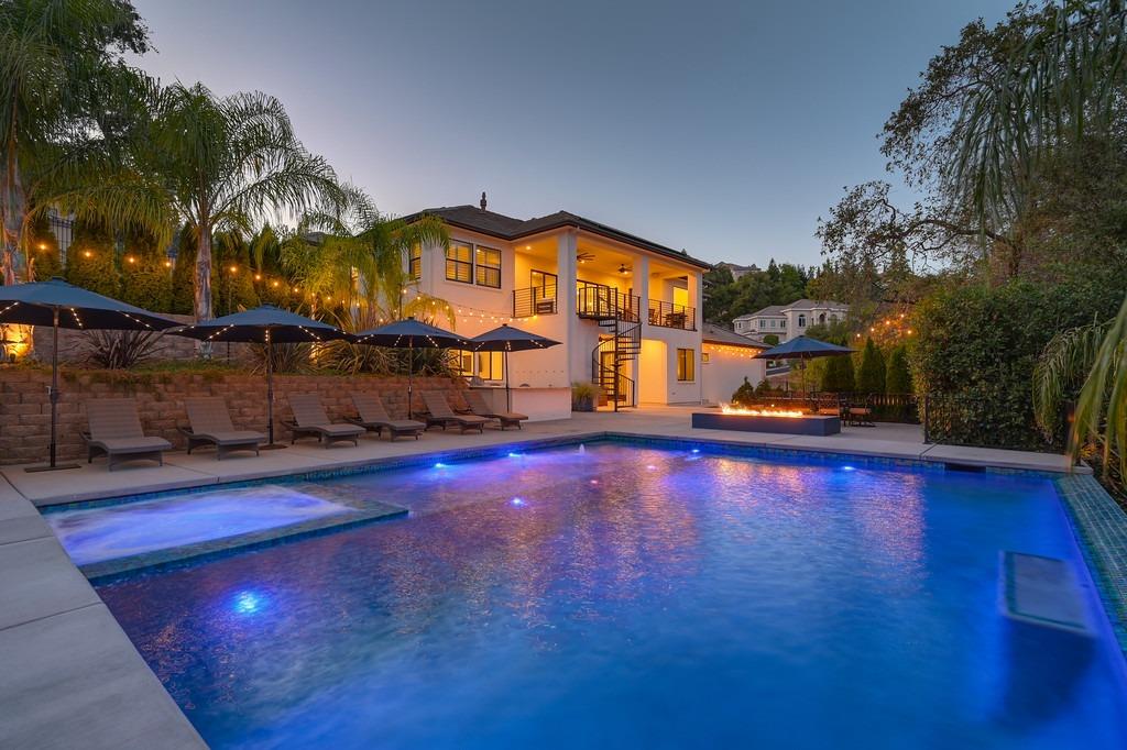 793 Deerbrooke Trail