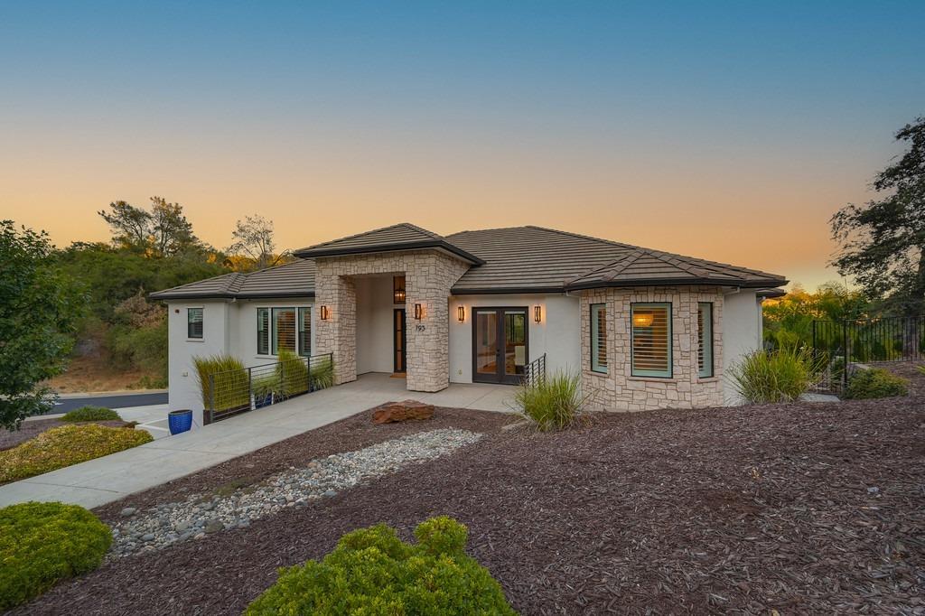 793 Deerbrooke Trail