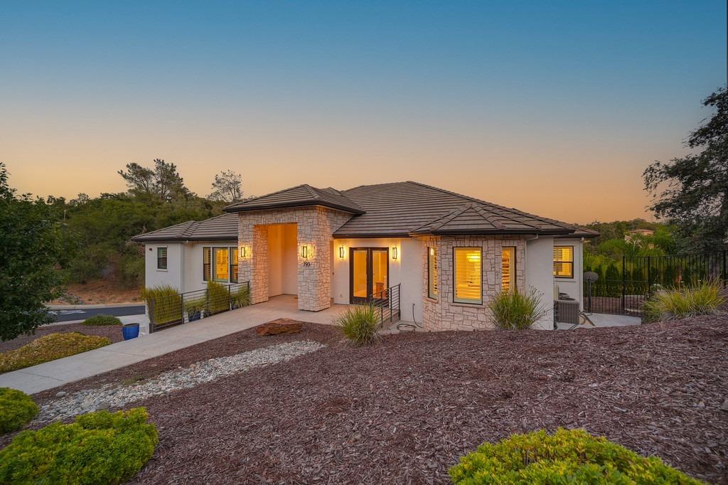 793 Deerbrooke Trail