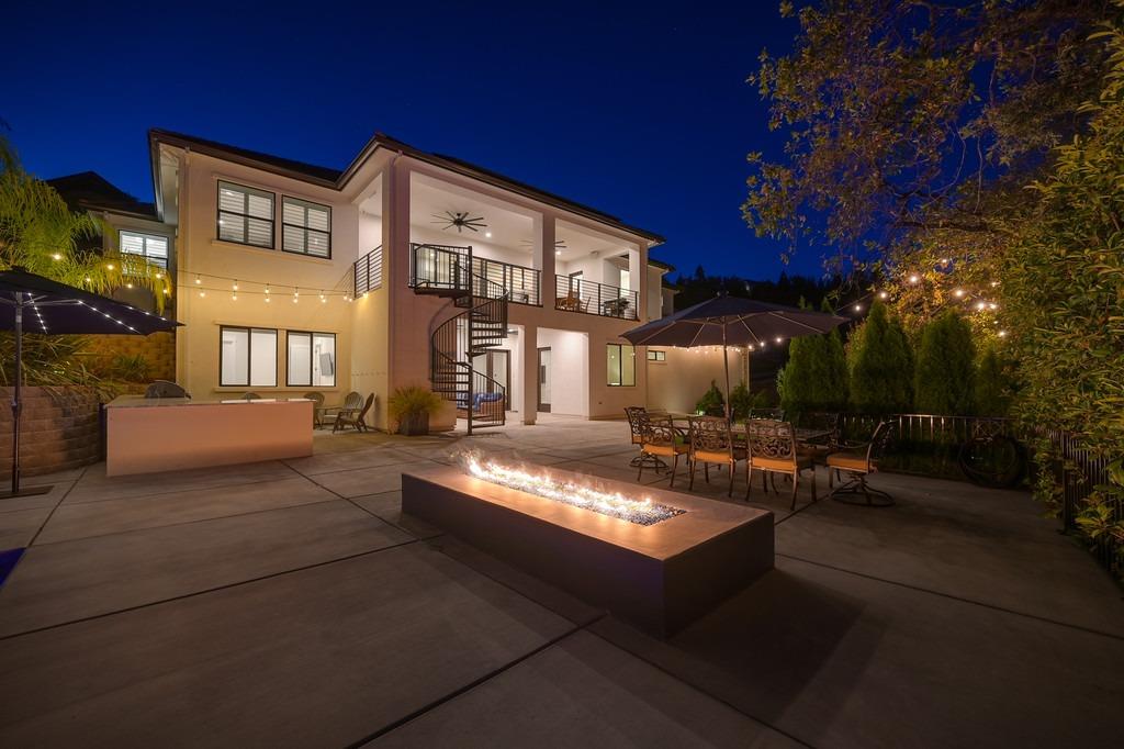 793 Deerbrooke Trail