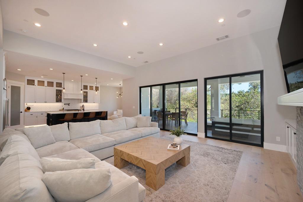 793 Deerbrooke Trail