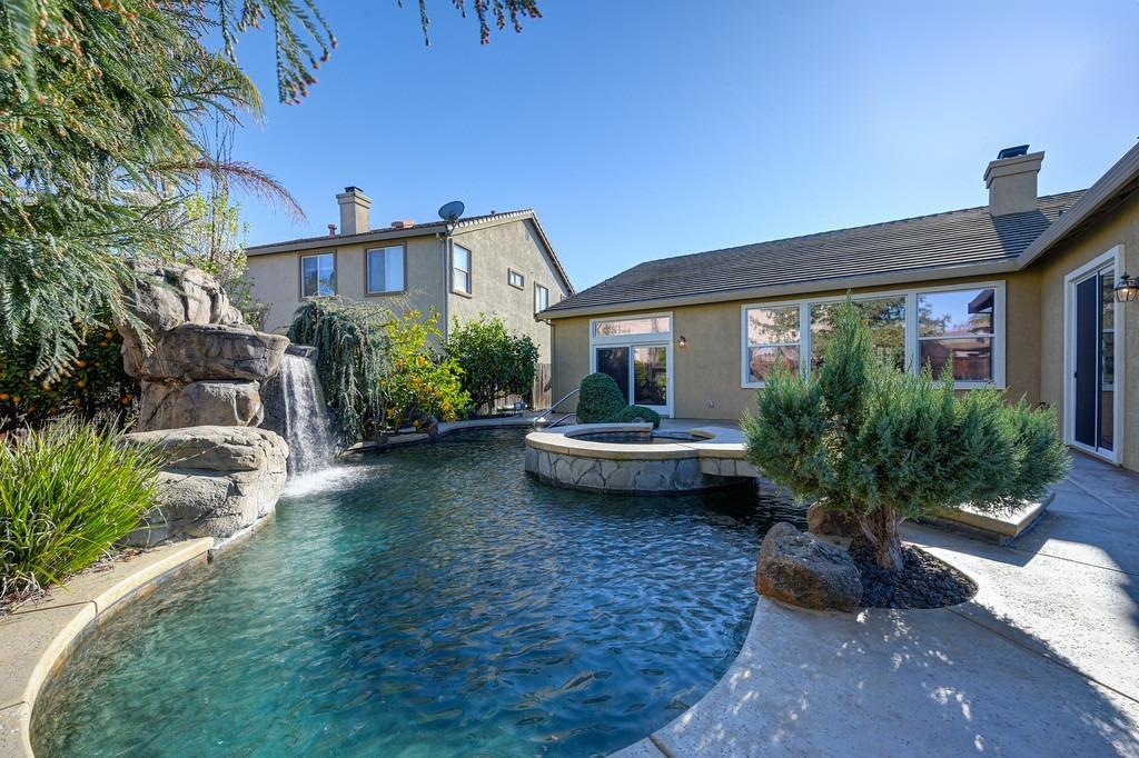 2636 Waterford Glen Circle