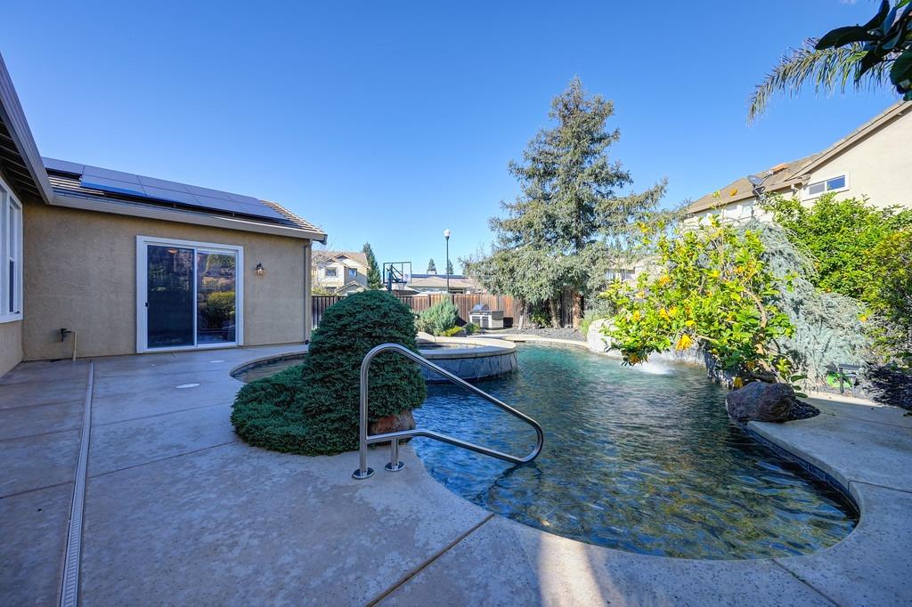 2636 Waterford Glen Circle