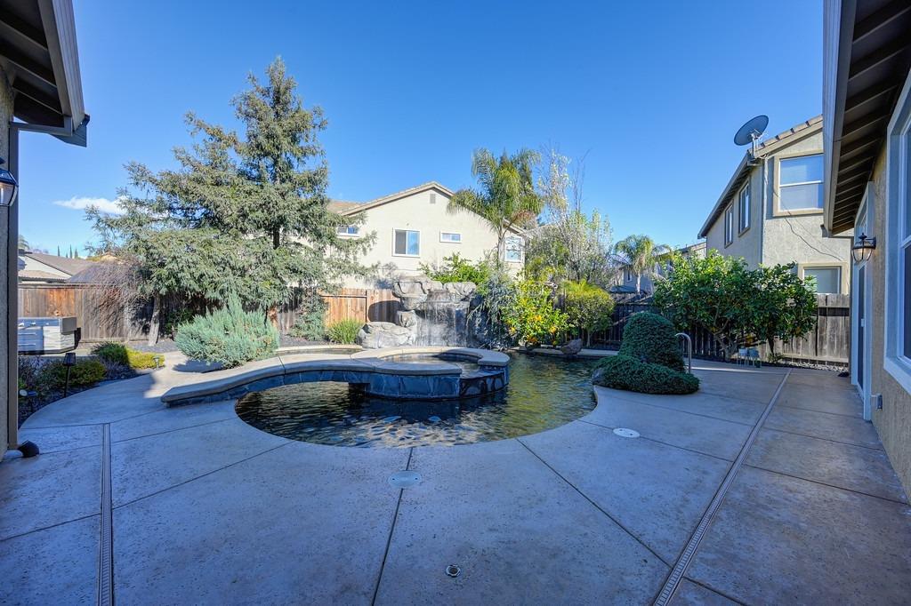 2636 Waterford Glen Circle