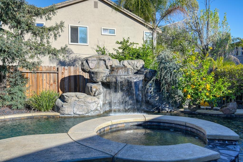 2636 Waterford Glen Circle