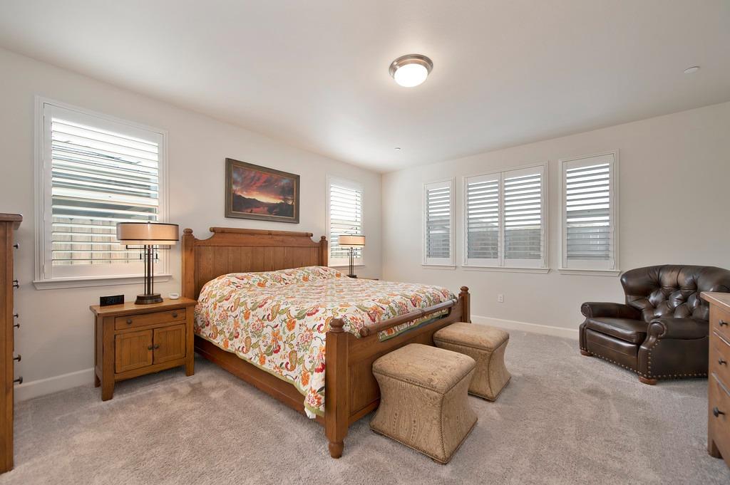 4561 Peace Lily Lane