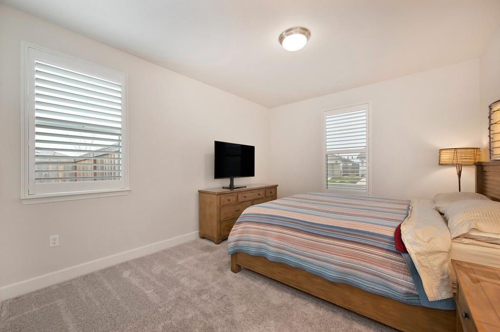 4561 Peace Lily Lane