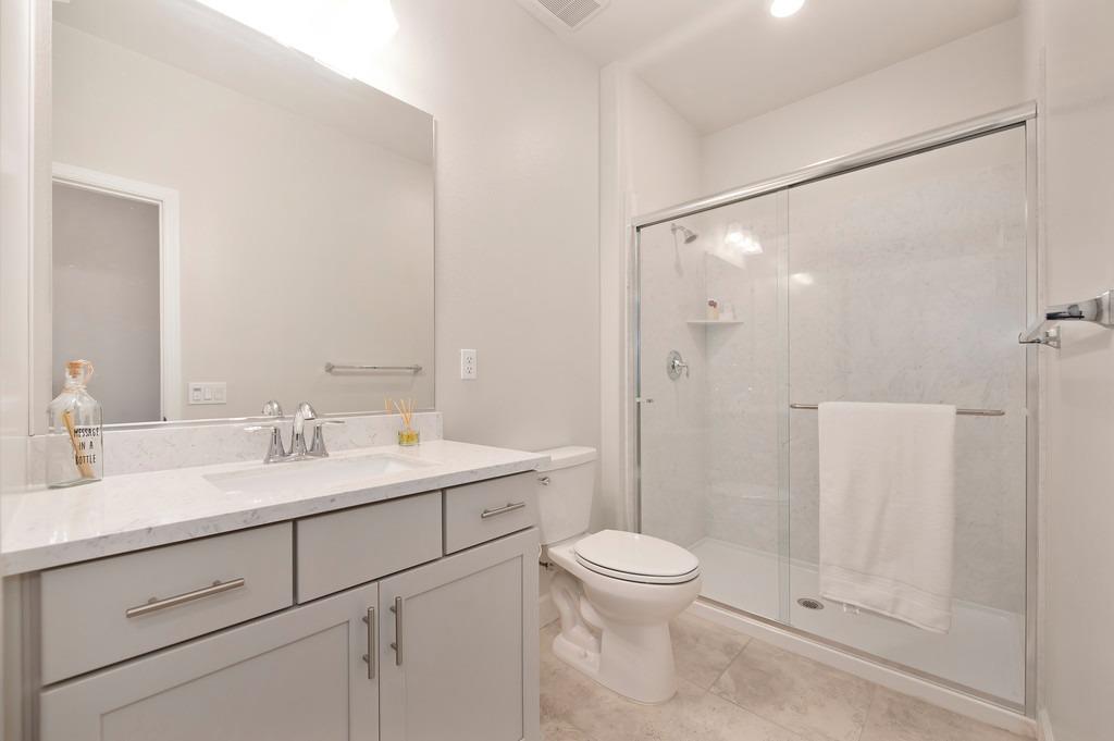 4561 Peace Lily Lane