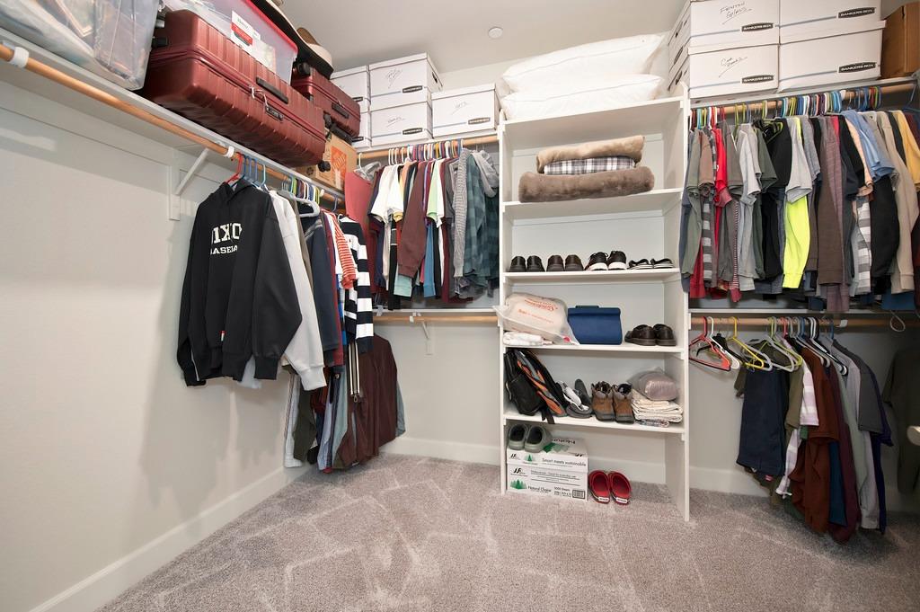 4561 Peace Lily Lane