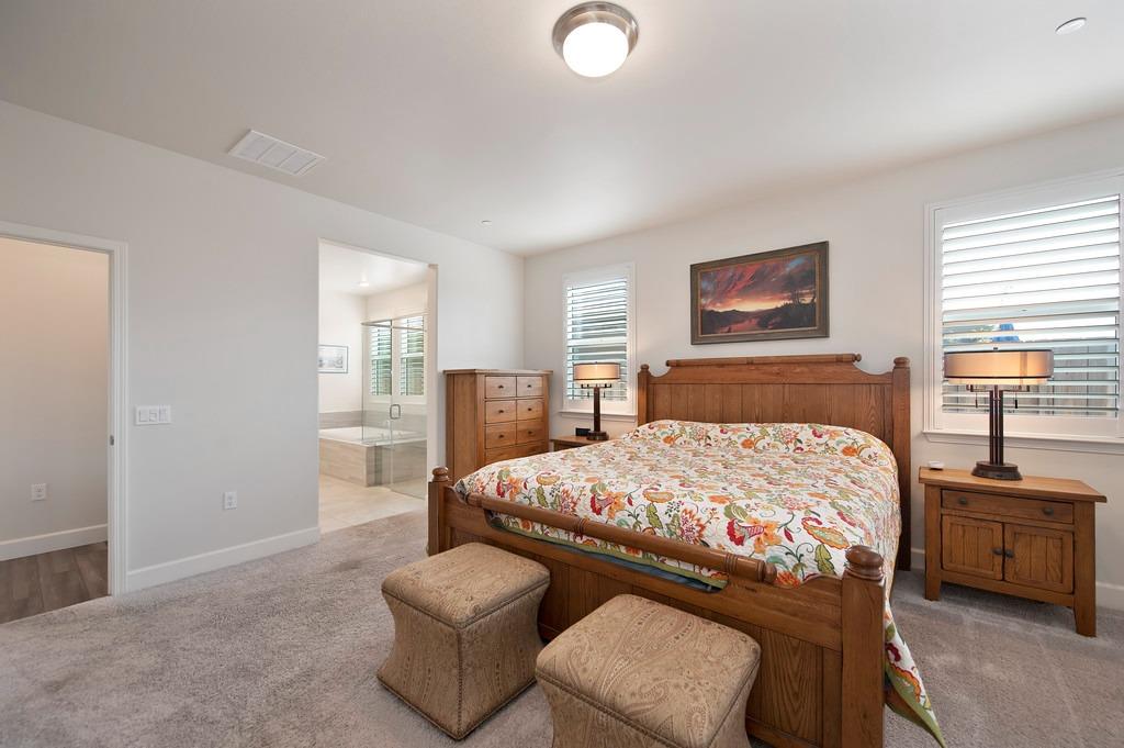 4561 Peace Lily Lane