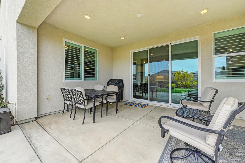 4561 Peace Lily Lane