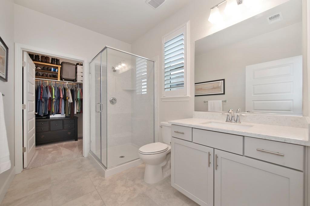 4561 Peace Lily Lane