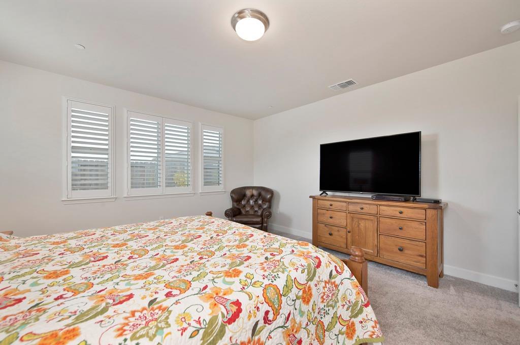 4561 Peace Lily Lane
