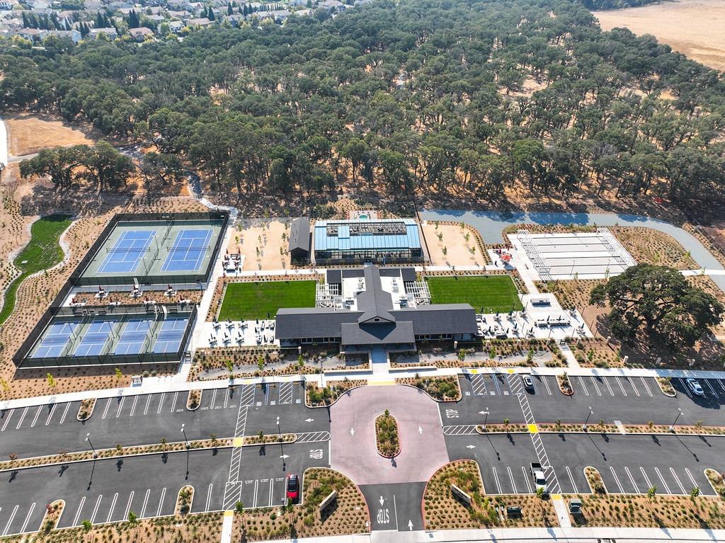 4561 Peace Lily Lane