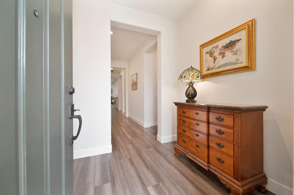 4561 Peace Lily Lane