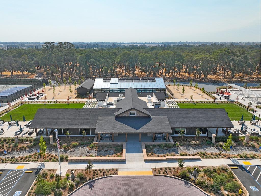 4561 Peace Lily Lane