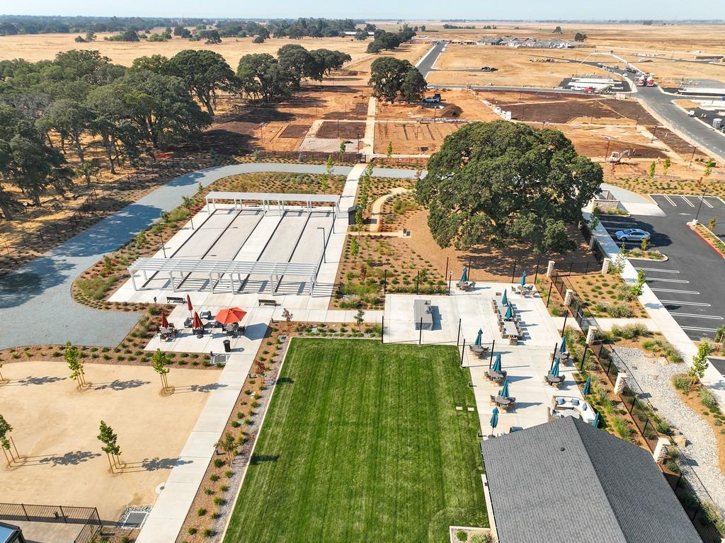 4561 Peace Lily Lane