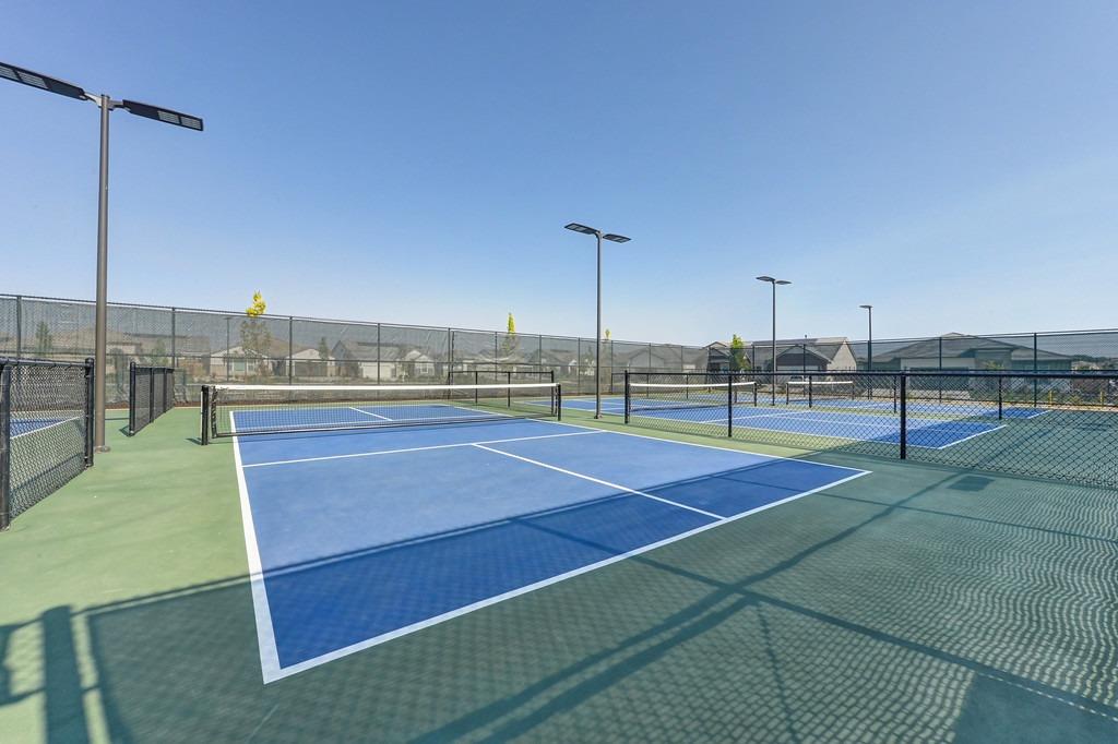 4561 Peace Lily Lane