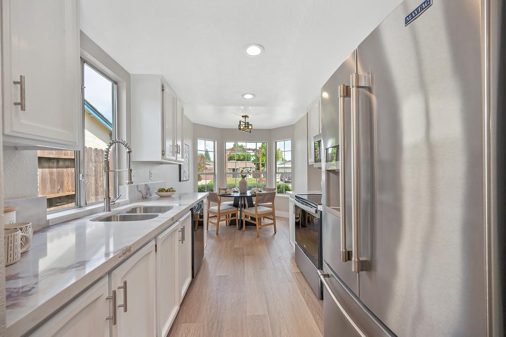553 Oakborough Avenue