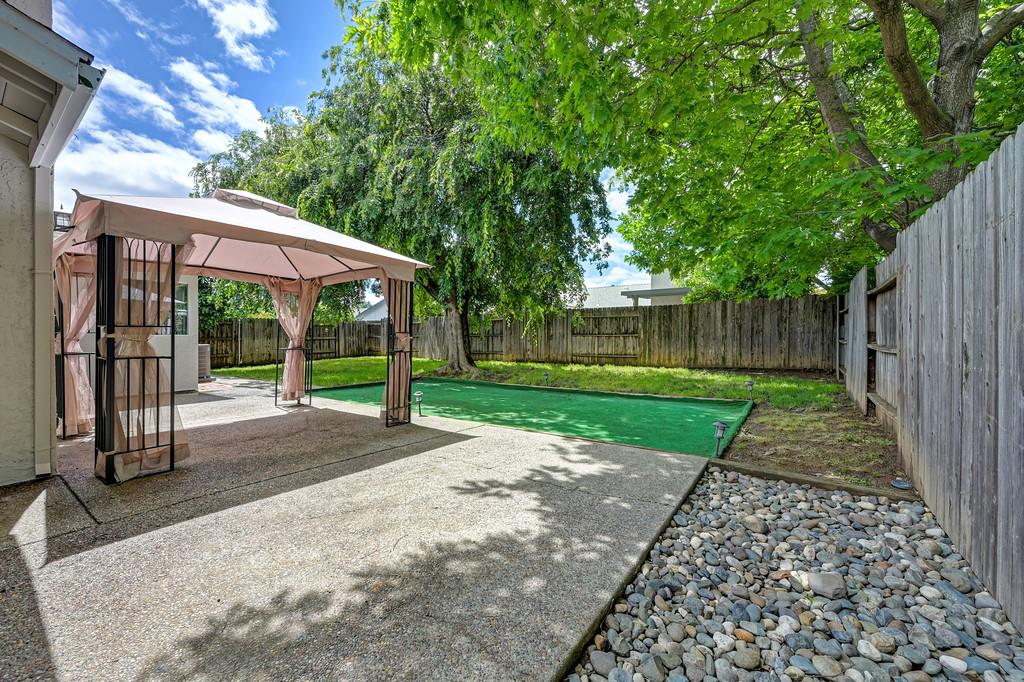 553 Oakborough Avenue