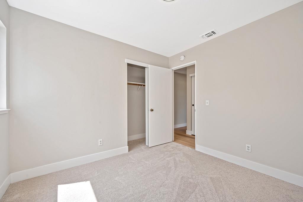 553 Oakborough Avenue