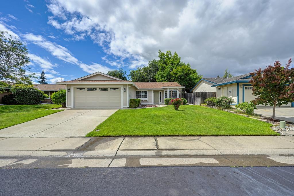 553 Oakborough Avenue