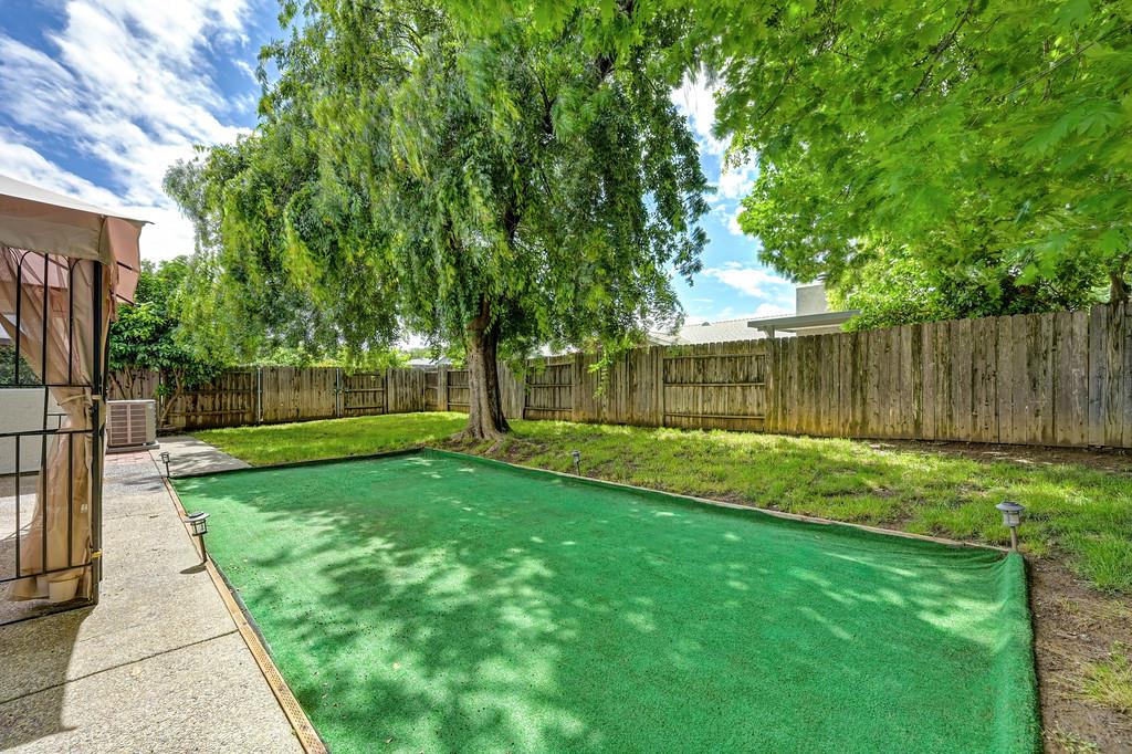 553 Oakborough Avenue