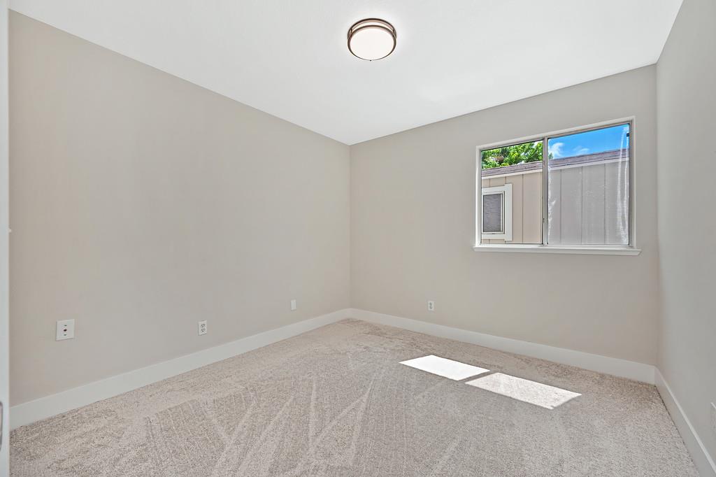553 Oakborough Avenue