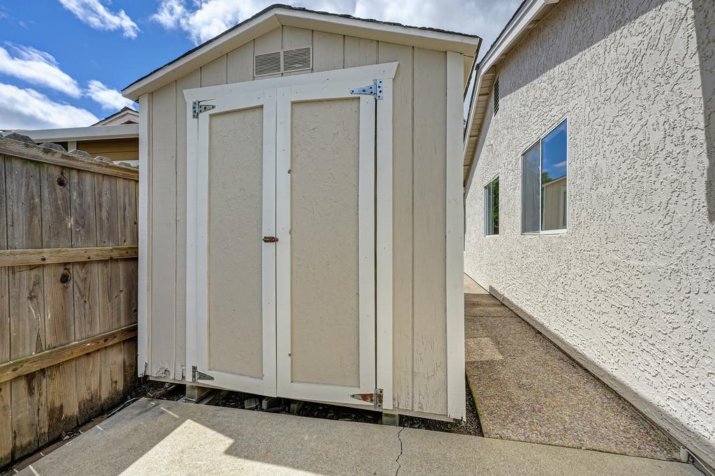 553 Oakborough Avenue