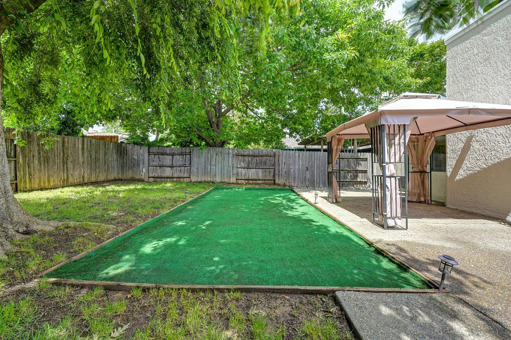 553 Oakborough Avenue