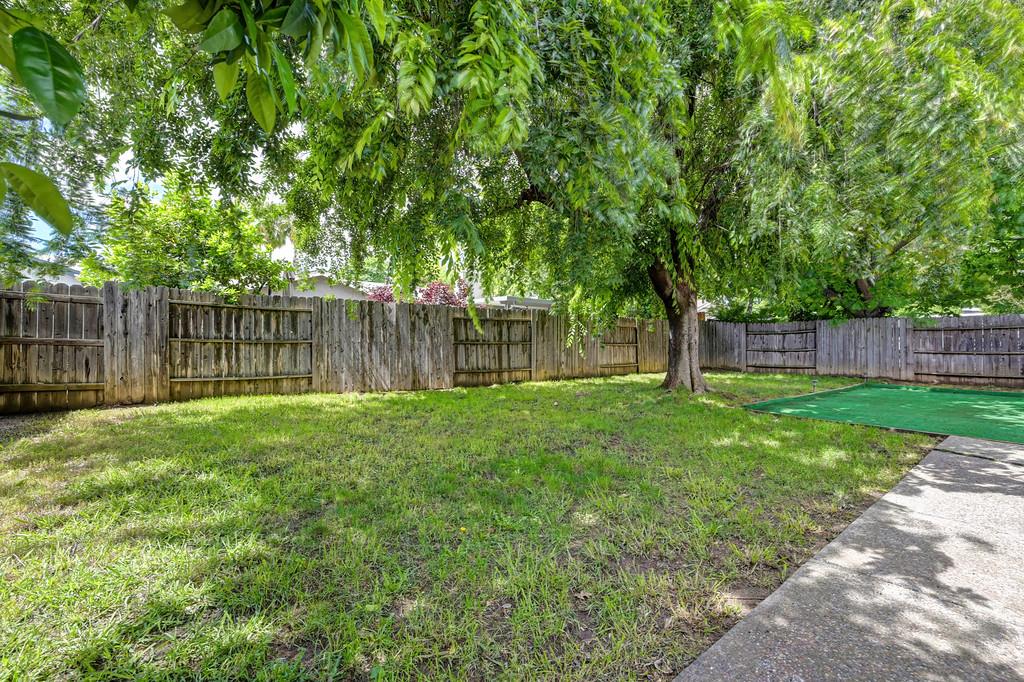 553 Oakborough Avenue