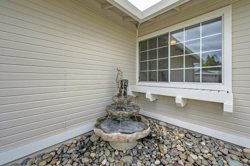 553 Oakborough Avenue