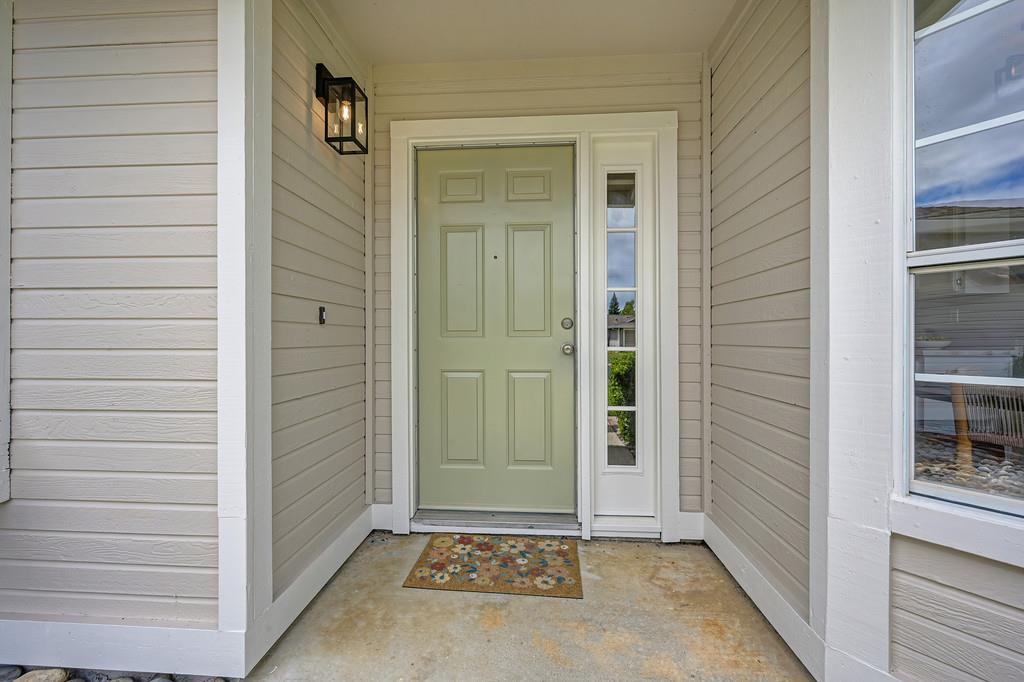553 Oakborough Avenue