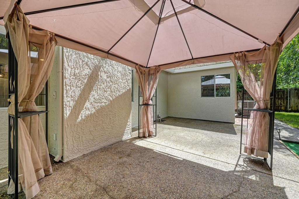 553 Oakborough Avenue