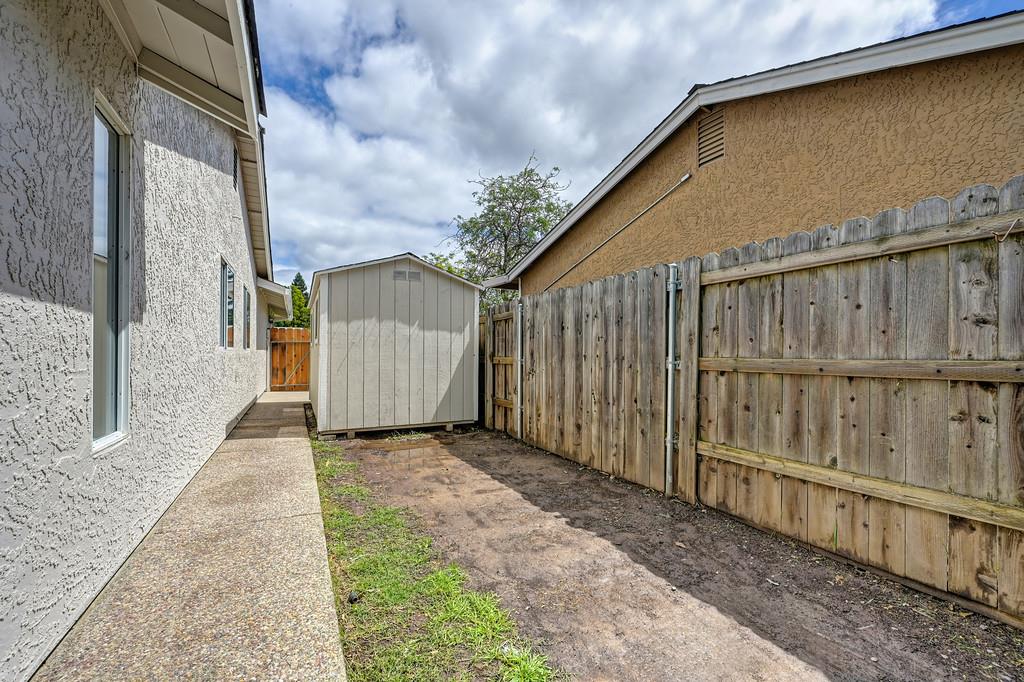 553 Oakborough Avenue