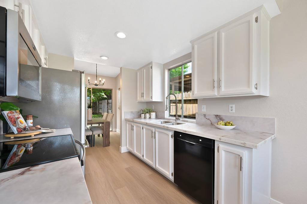 553 Oakborough Avenue