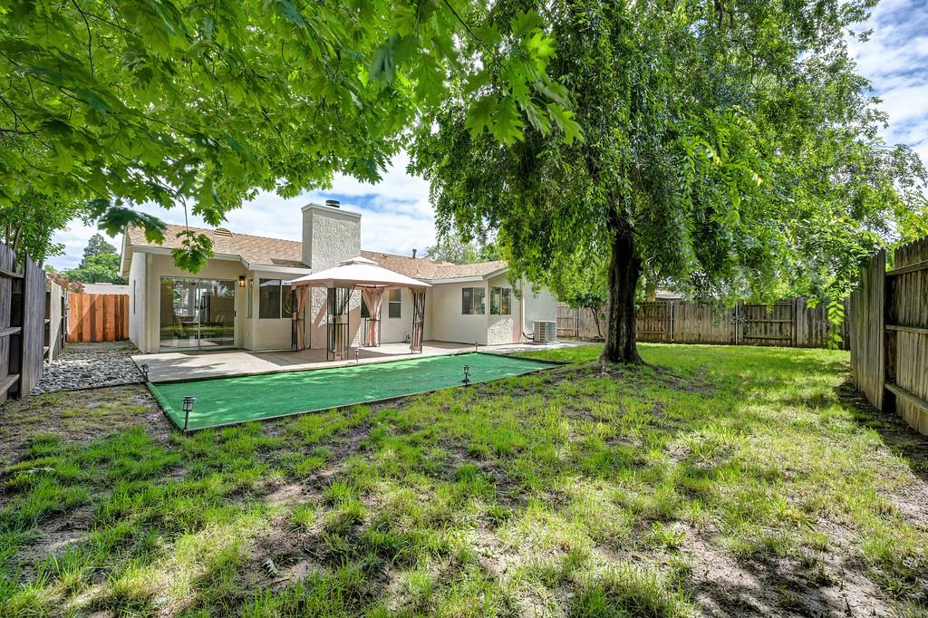 553 Oakborough Avenue