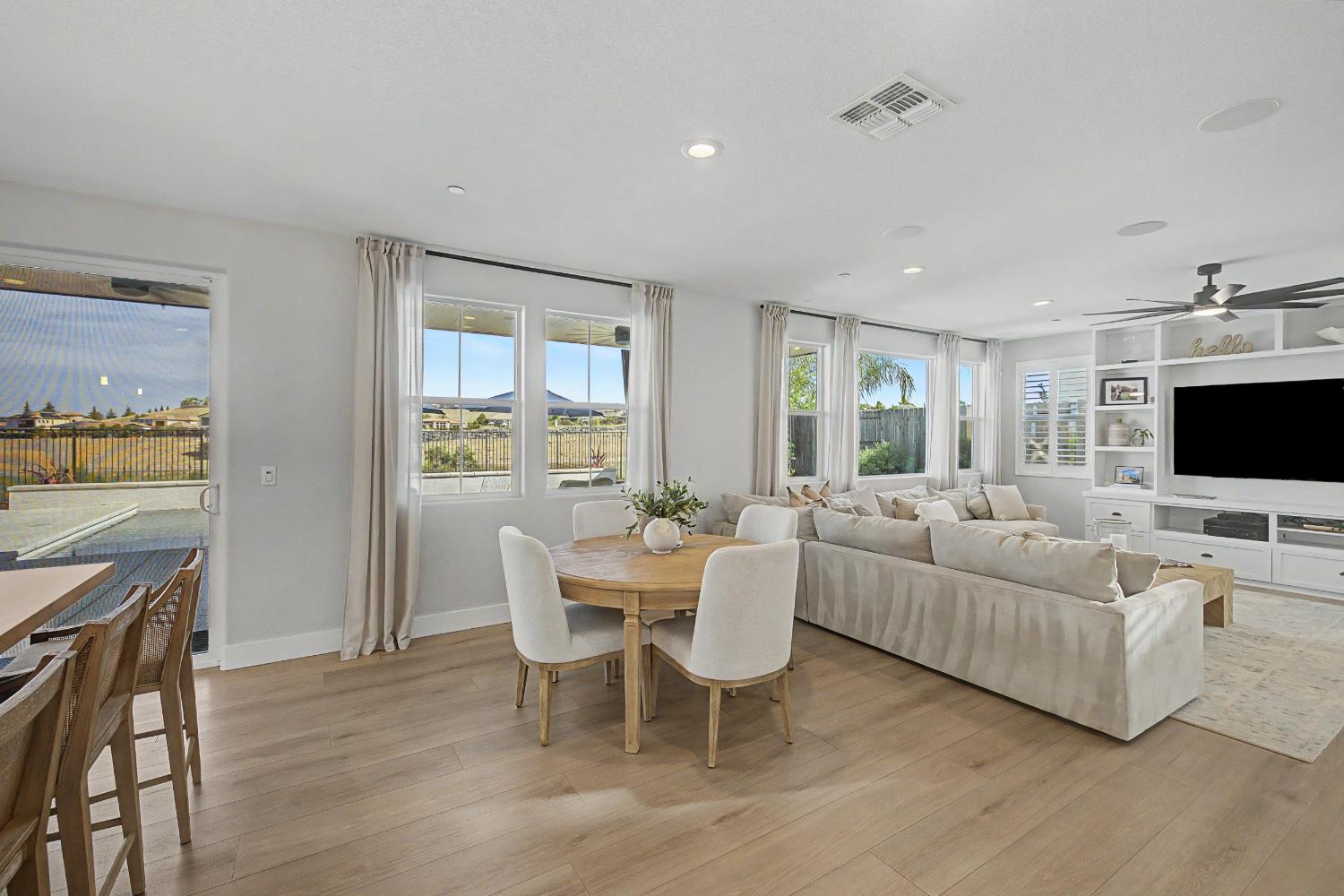 2898 Anastasia Way