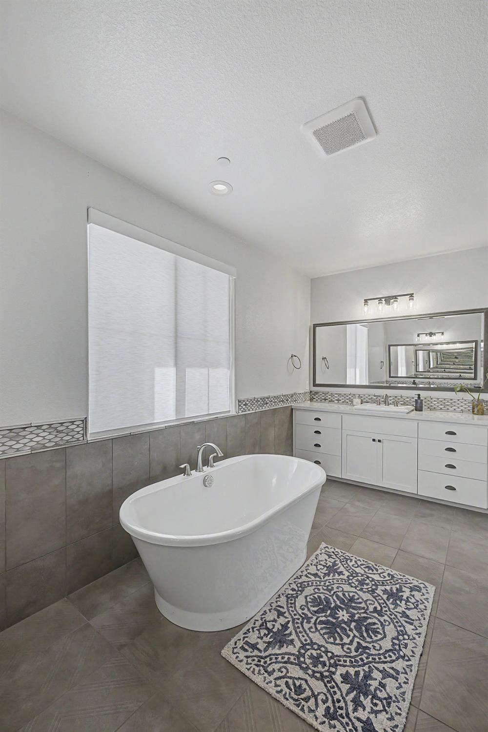 2898 Anastasia Way