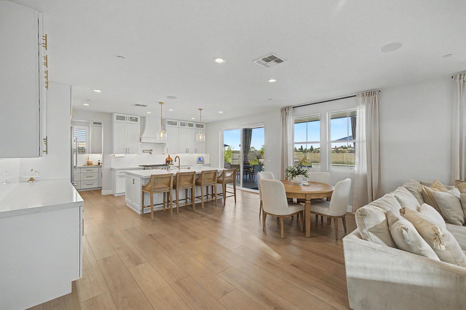 2898 Anastasia Way